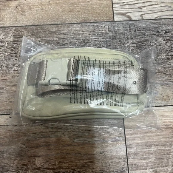 NEW LULULEMON EVERYWHERE BELT BAG RAW LINEN - Picture 8 of 8